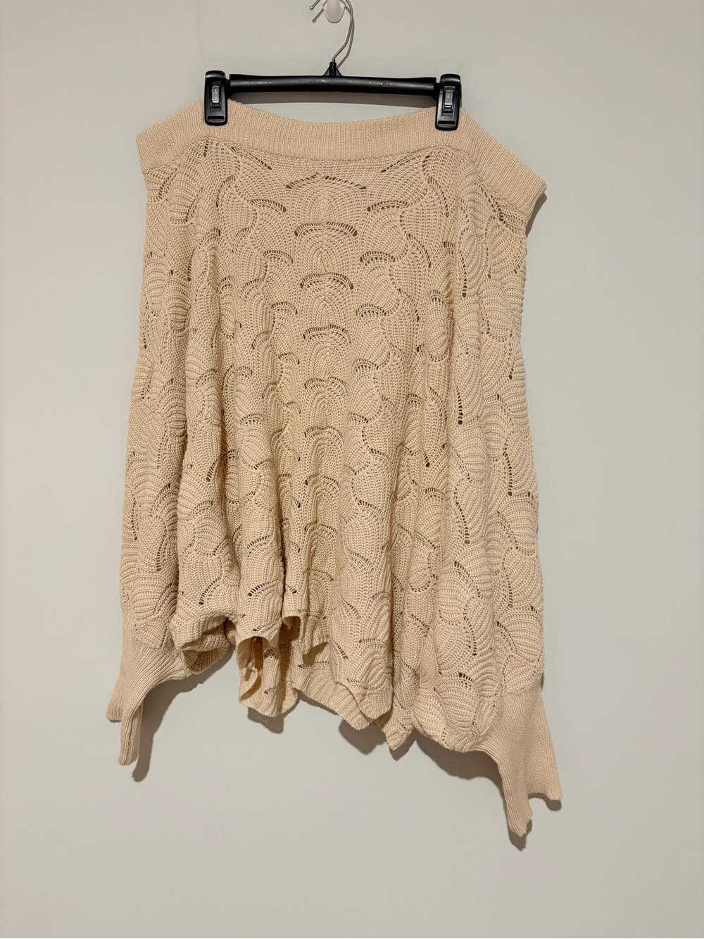 Andree by Unit Oversized Retro Dolman Scalloped Hem Sweater Beige 2X